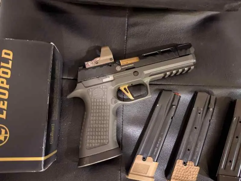 SIG Sauer P320 Spectre Comp w/ Leupold DeltaPoint Pro – $1,000 - photo 3