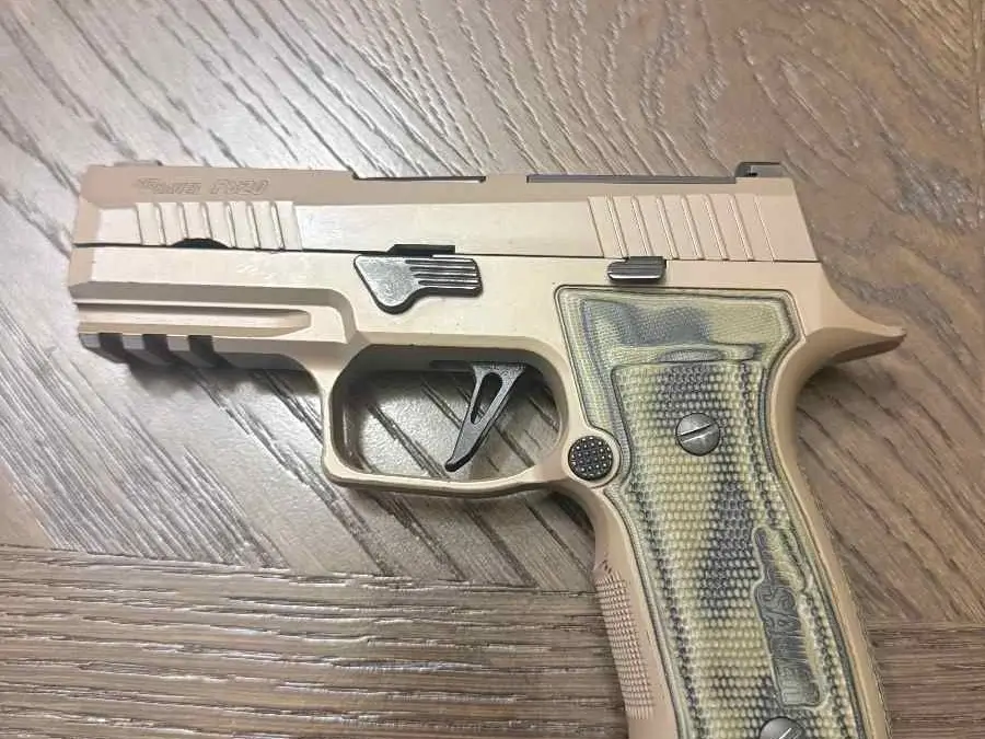 SIG Sauer Custom Works P320 Scorpion 9mm w/ 3 Magazines - photo 4