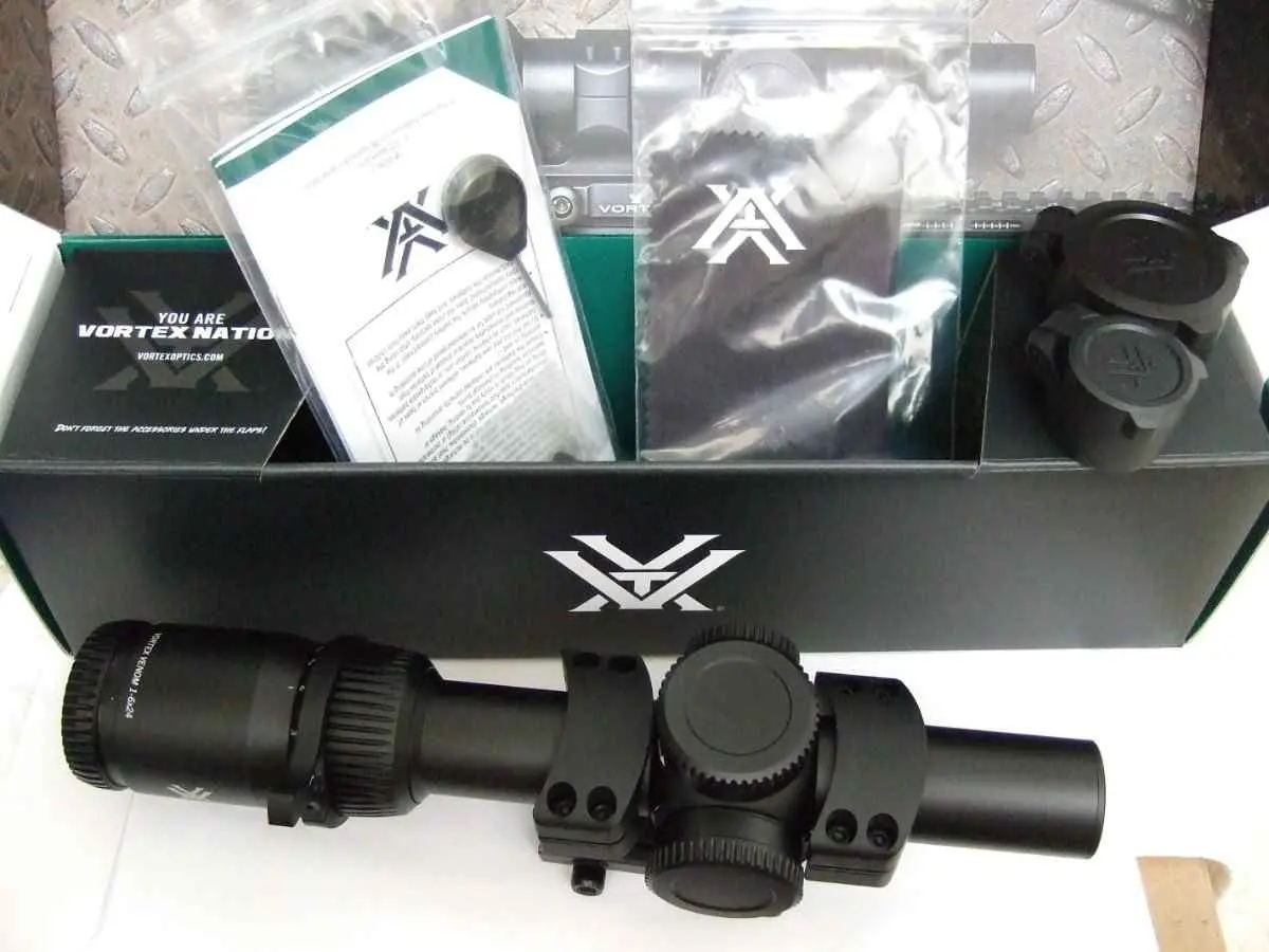 Vortex Venom 1-6x24 SFP LPVO w/ TruGlo Mount - Like New