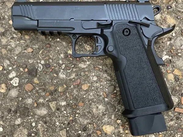Tisas DS9 Carry 2011 w/ 5 Magazines & Box