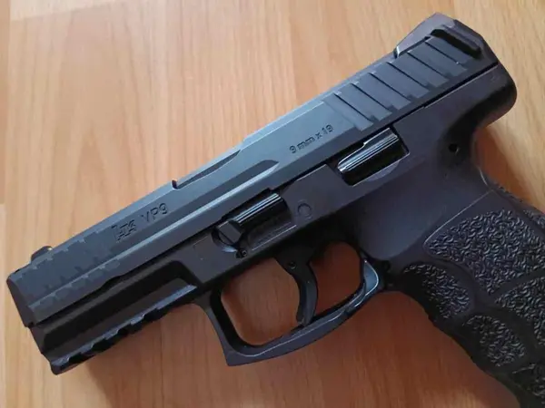 New HK VP9 9mm w/ Tritium Night Sights, Case & Ammo