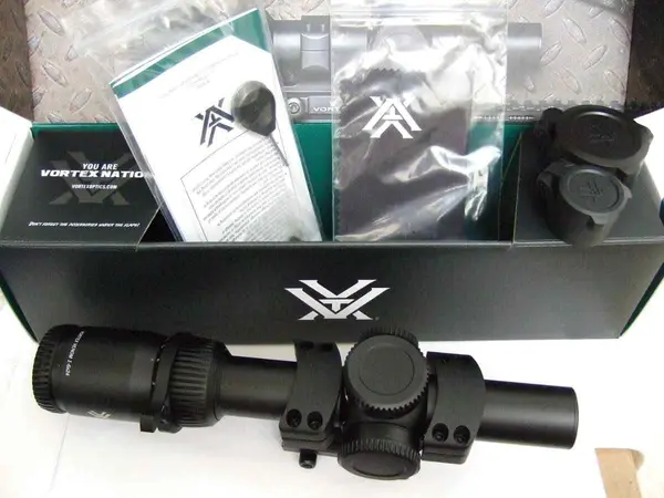 Vortex Venom 1-6x24 SFP LPVO w/ TruGlo Mount - Like New